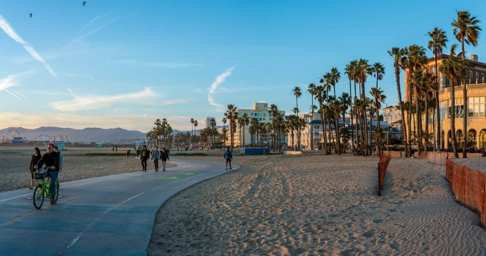 The Perfect Day Trip to Santa Monica and Venice Beach: 1-Day Itinerary