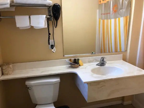 Encore Motel 5