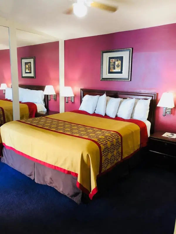 Encore Motel 6