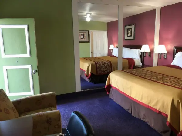 Encore Motel 8